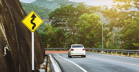 6 เคล็ดลับ ขับรถขึ้นเขา อย่างปลอดภัย